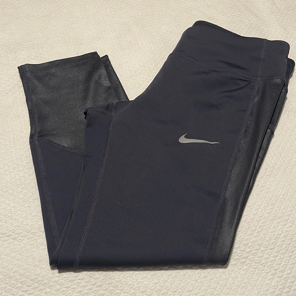 NWOT Nike DRI-FIT Size Small Running Pant- side pockets and back zip key pocket
